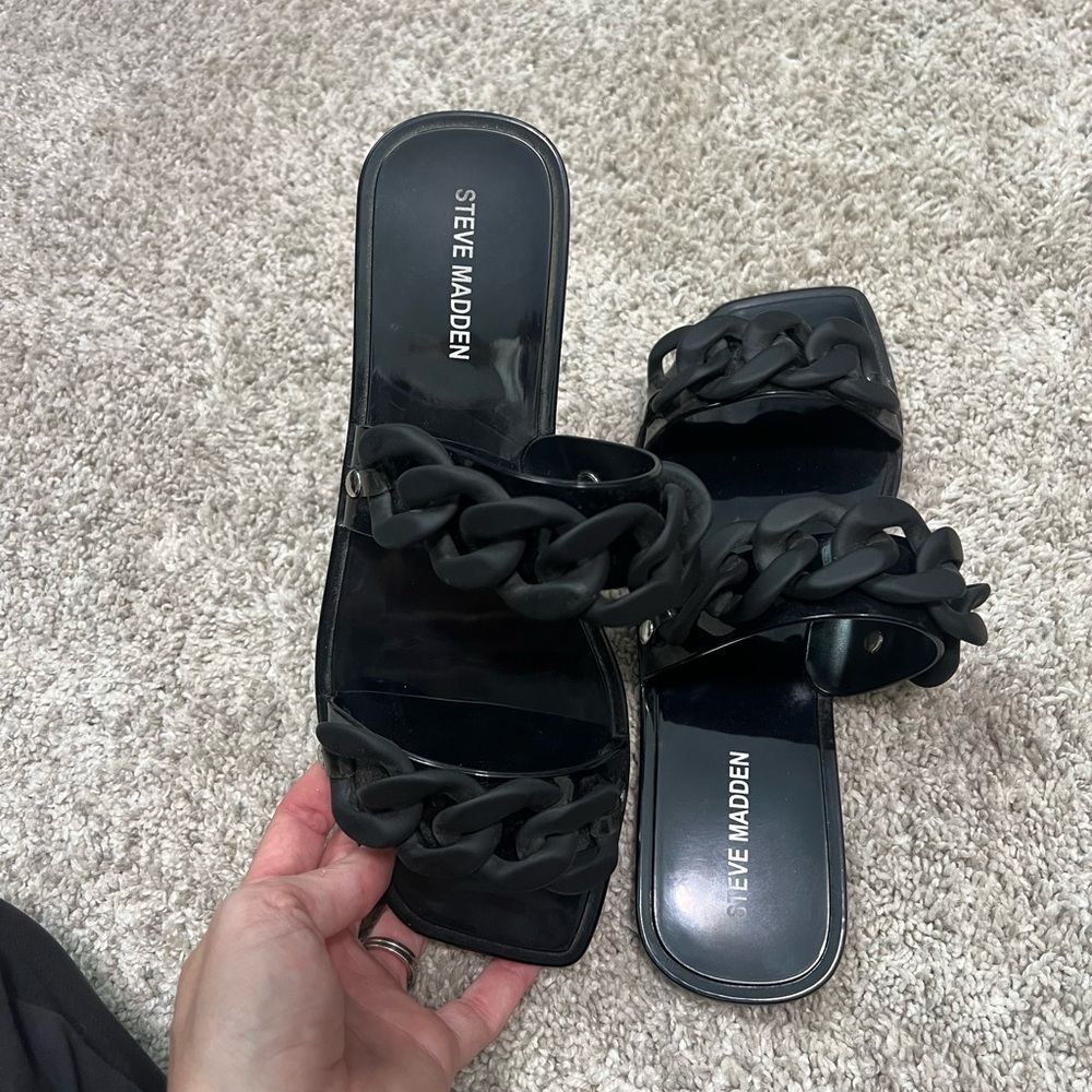 Steve Madden Zimma Jelly Sandal, Matte Black  Chain detail Summer Sandal